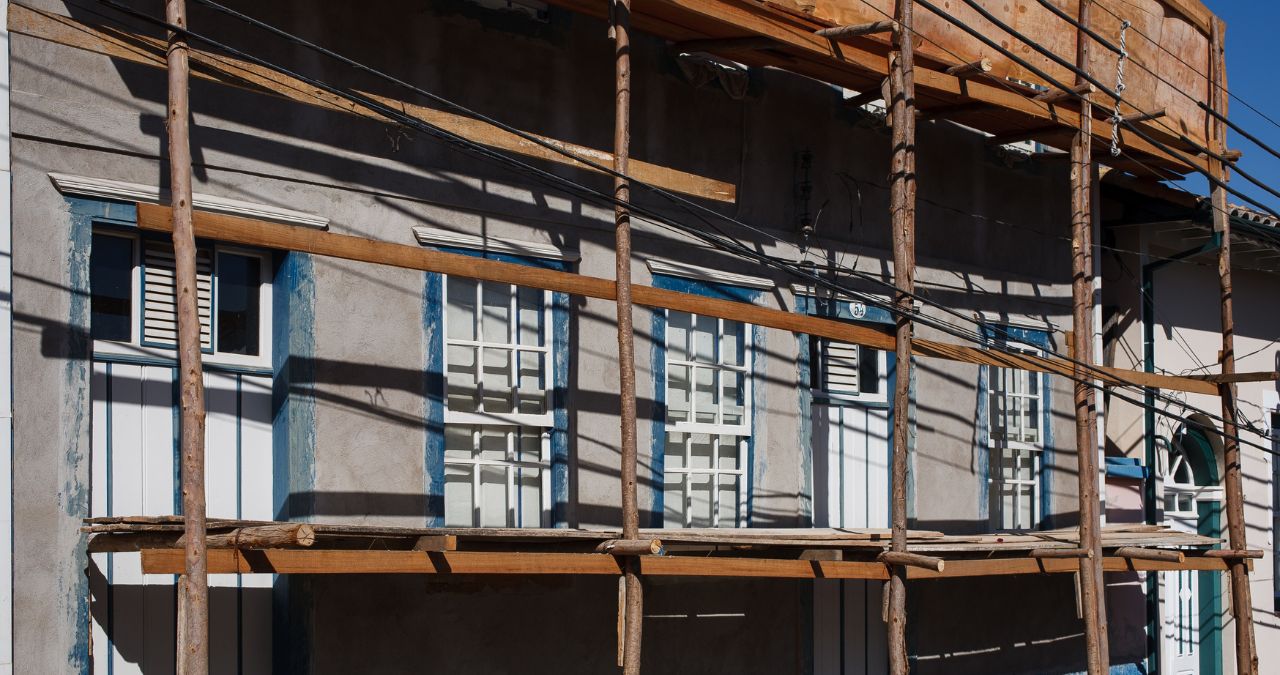Preserving Historic Window Styles in Modern Renovations